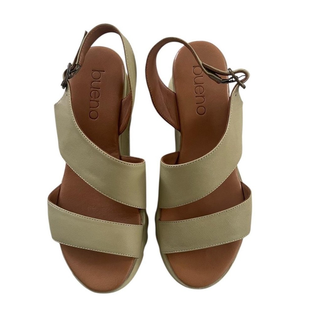 Bueno Gianna Slingback Platform Wedge
Sandal in a Light Beige 7.5‎